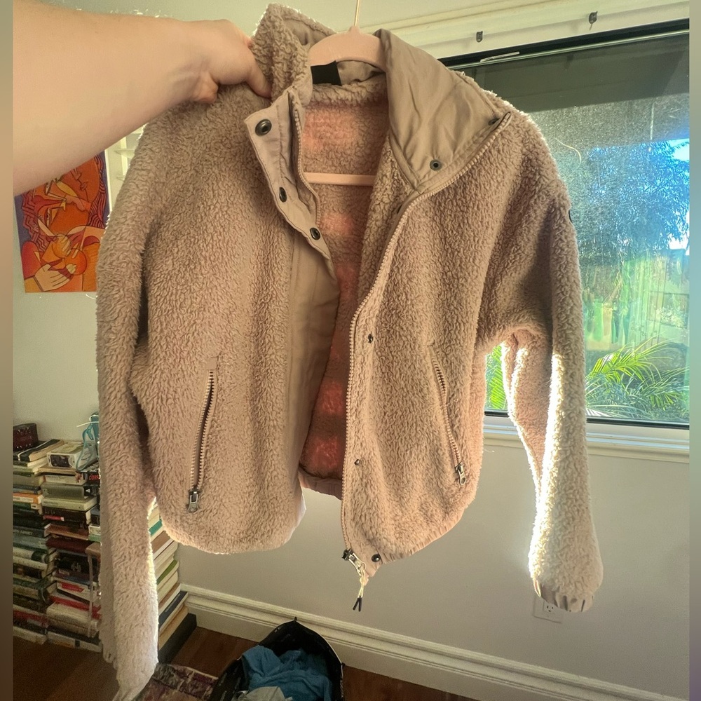 Vuori Sherpa jacket